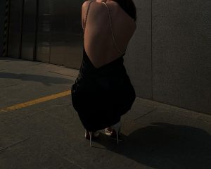 ラウンジでの服装